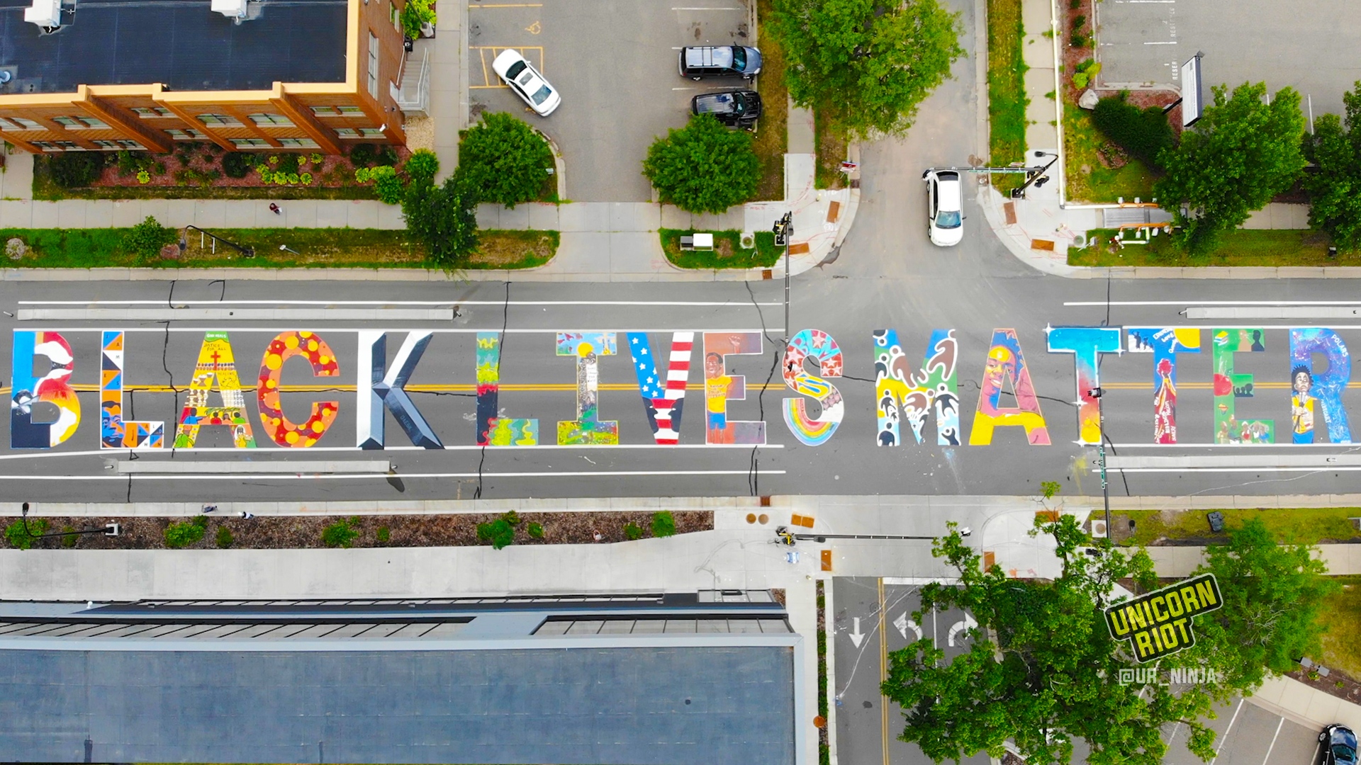 Historic Black Lives Matter Mural Painted in Minneapolis - UNICORN RIOT