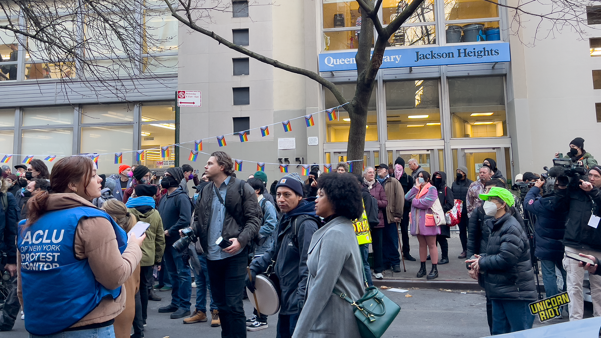 Jackson Heights NYC Drag Story Hour Draws Defenders, Homophobes - UNICORN  RIOT