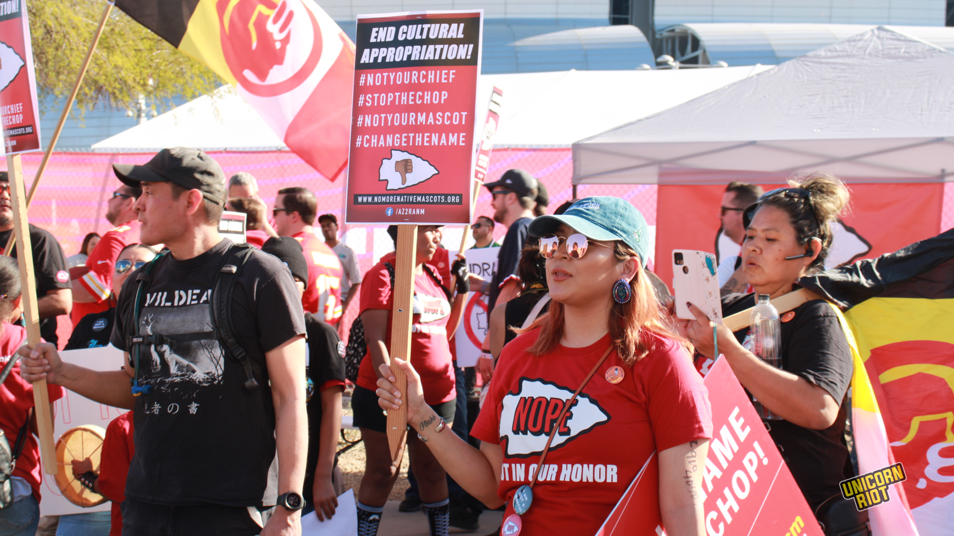 Indigenous People Demonstrate at Super Bowl Demanding Kansas City Drop its  Team Name 'Chiefs' - UNICORN RIOT